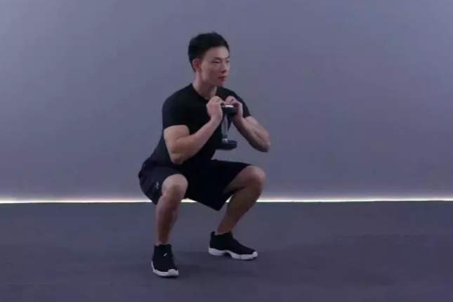 1611062592808555.jpg 蹲.jpg